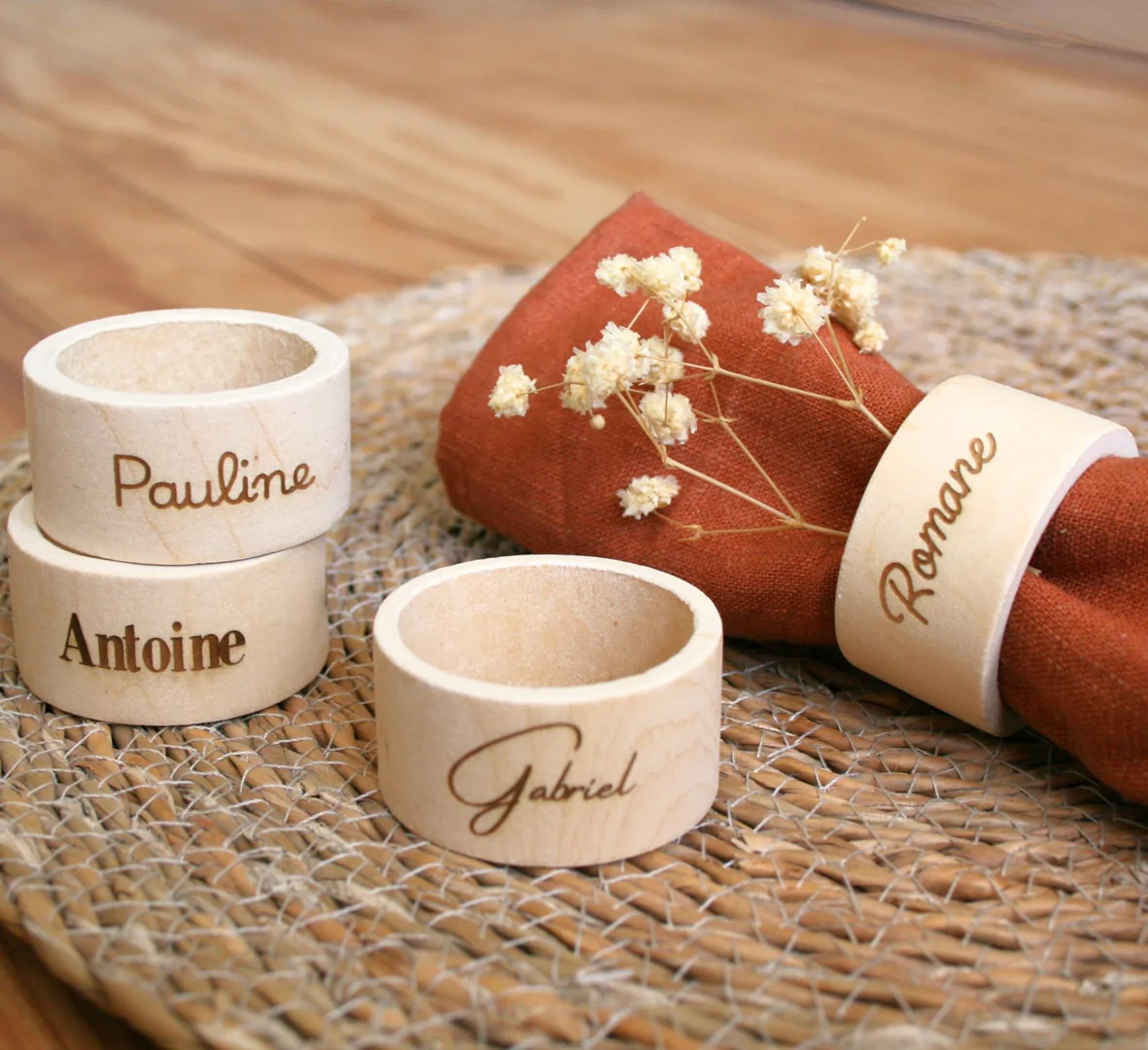 Rond de serviette en bois clair personnalisé — L'atelier des dunes