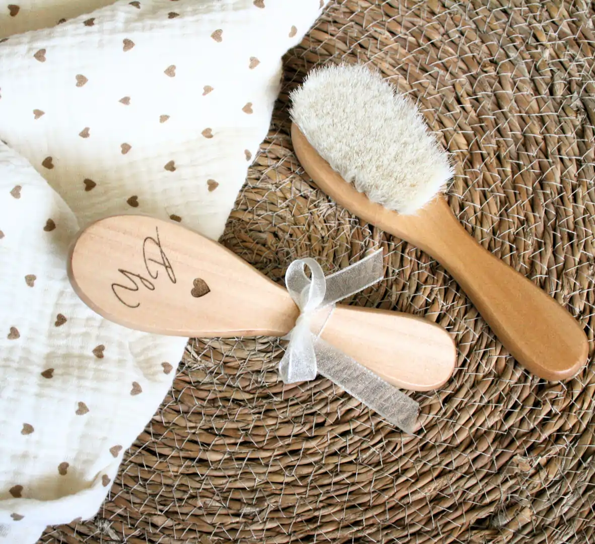 Brosse bébé personnalisée coeur — vue 2